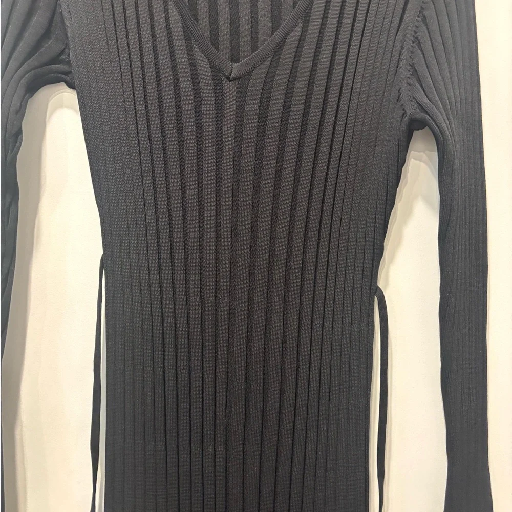 Dissh Ribbed Knit Maxi Dress | Black | Long Sleeve | V-Neck - Picture 8 of 11